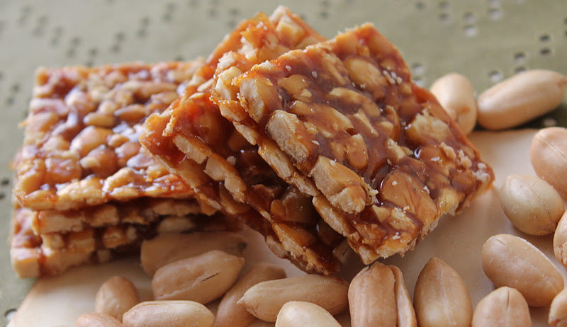 Peanut Chikki Made with Jaggery,Crunchy Jaggery Peanut Brittle, Healthy Indian Sweet Snack,Winter Special Snack 250gm